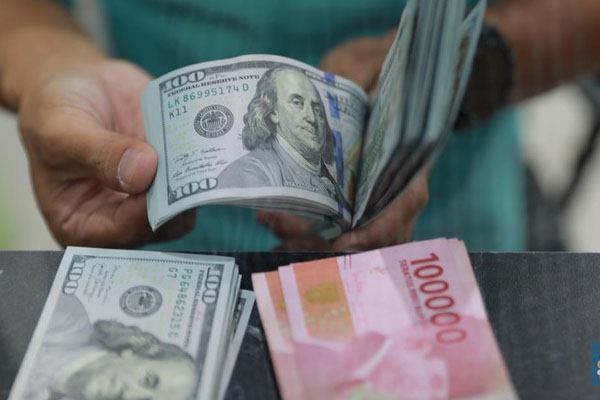 RUPIAH NGEGAS,DOLAR AS DIRAMAL SENTUH RP 15.550